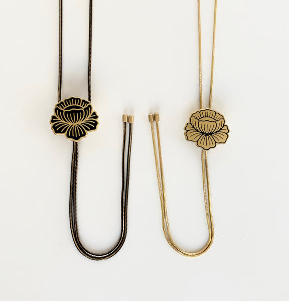 FLEUR DORÉE Bolo Tie