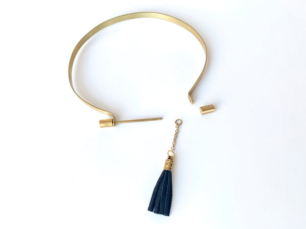 PLAYFUL Tassel Collar