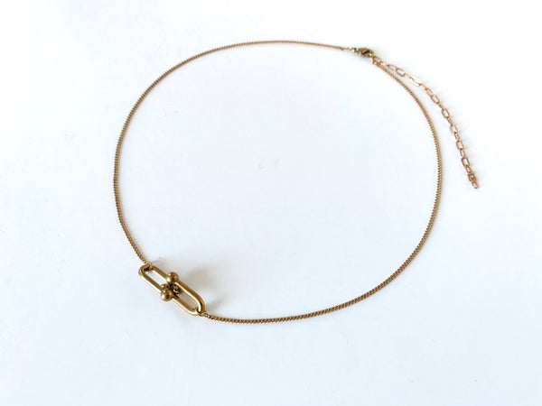 Dainty gold choker with chain link pendant and curb chain