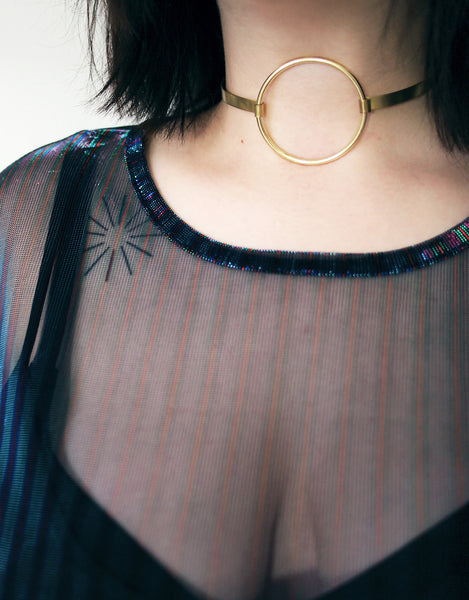 Gold o ring choker