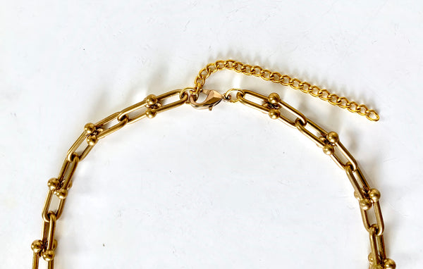 Lobster clasp and extender chain of hardware chain choker