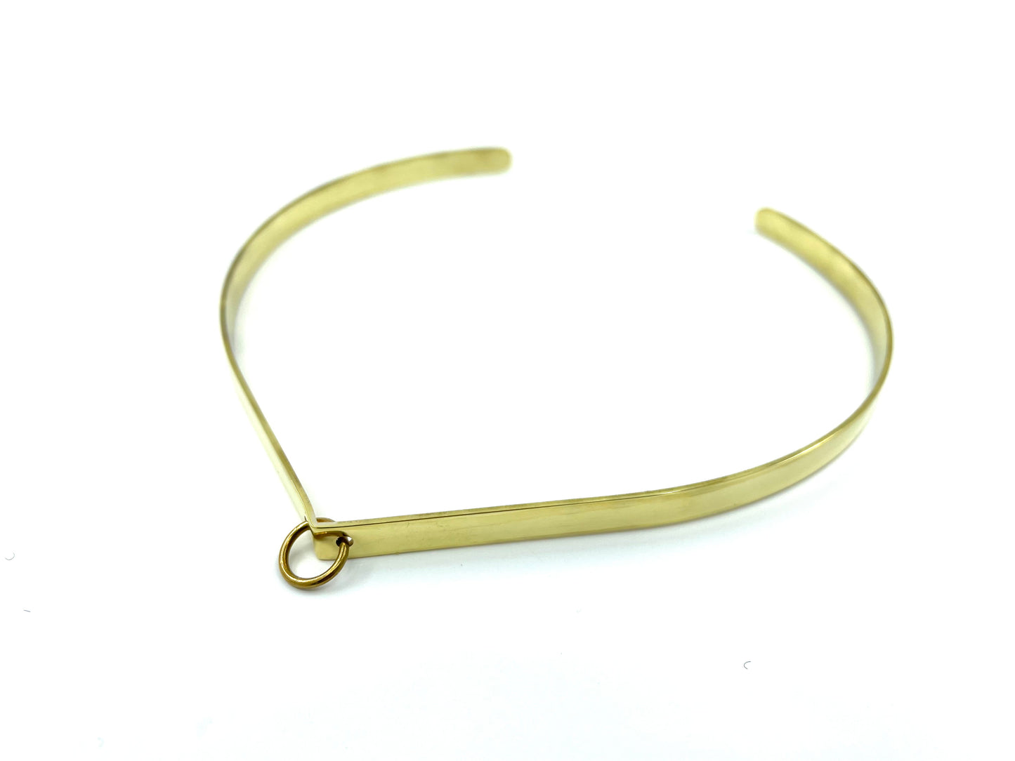 Side view of V choker with o-ring on a white background