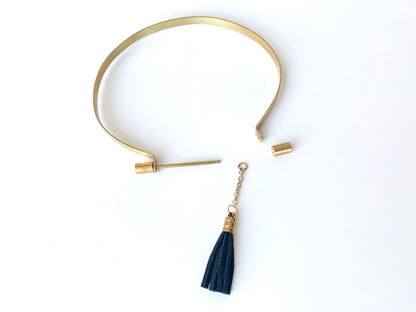 PLAYFUL Tassel Collar