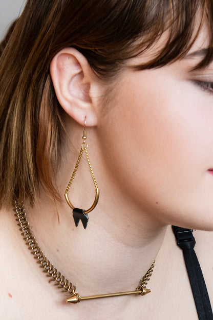 PLEASE ME Arch Earrings