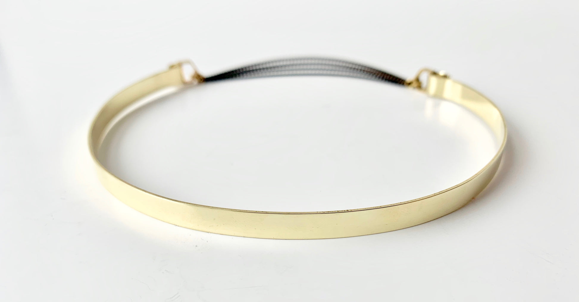 Brass choker band