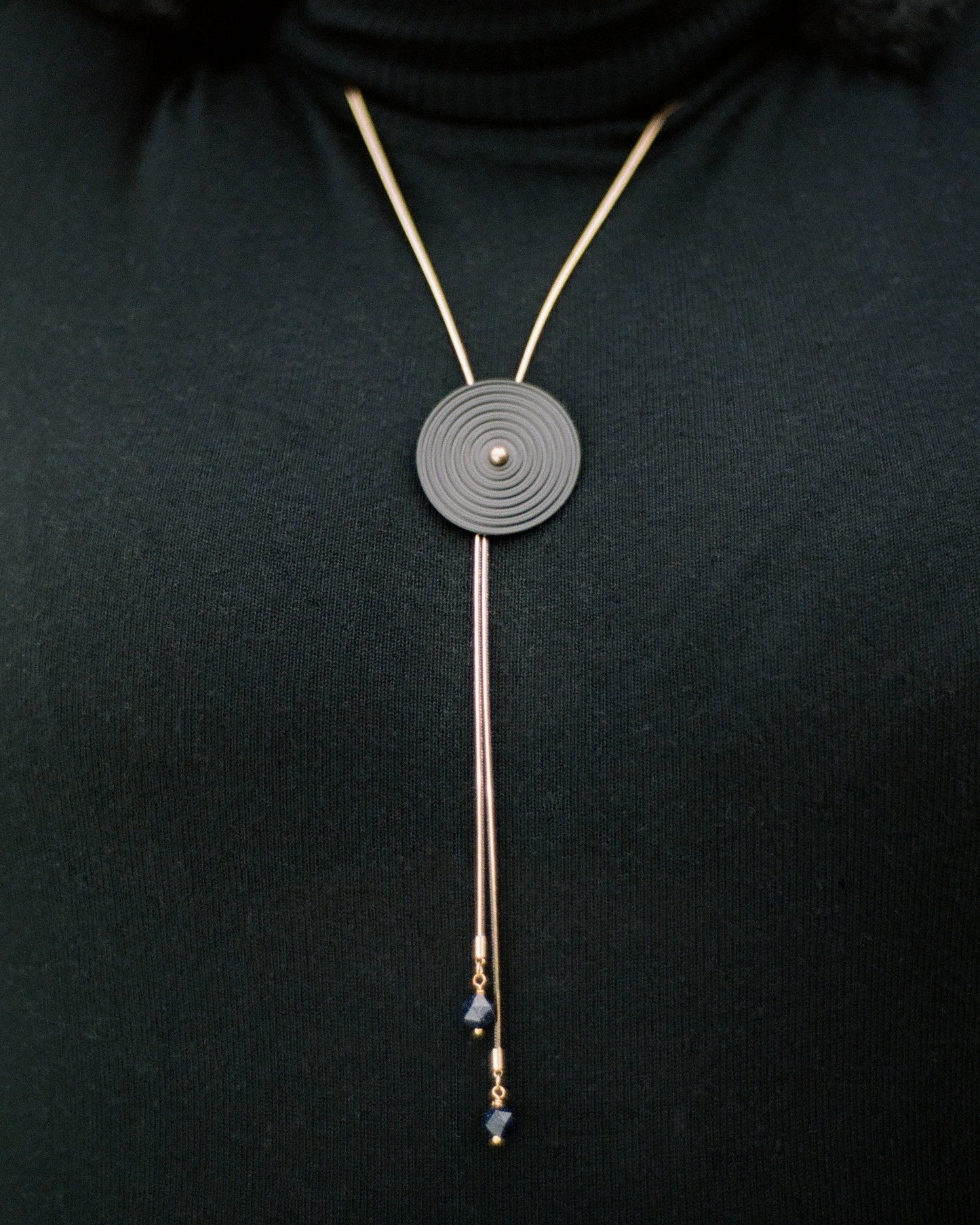 Black adjustable necklace