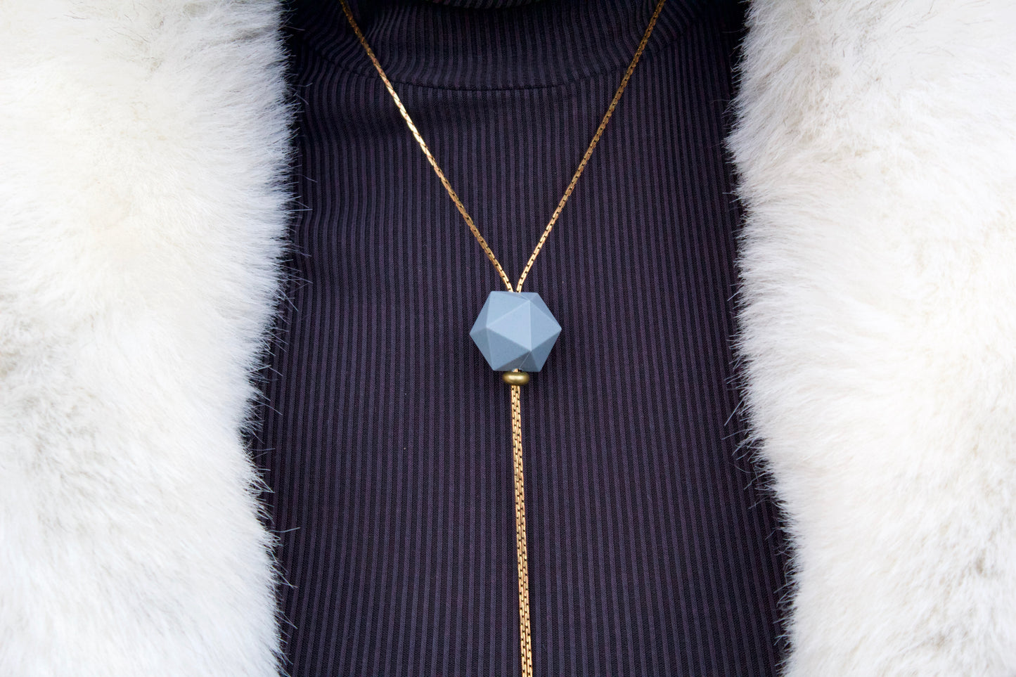 geometric-grey-bead-pendant